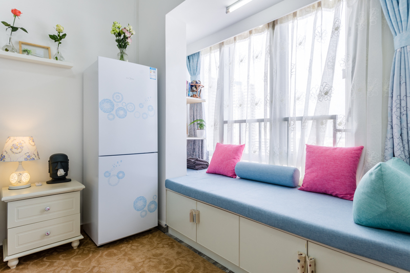 放在卧室中人能不能中毒_冰箱放在卧室三年致癌_冰箱能不能放在卧室