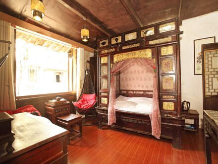 古镇西塘银河客栈 醉花阴 临河观景雕花大床房