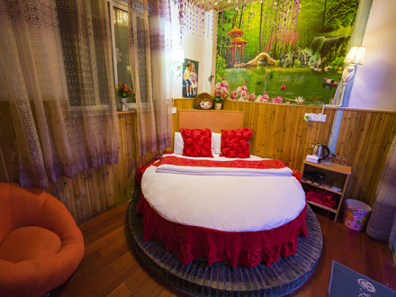 西塘景区内甜蜜圆床(免费接站;门票半价)